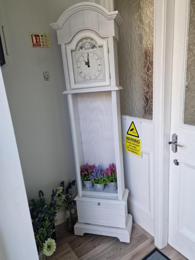 Teviotside Travel Inn Ltd Hawick Eksteriør billede